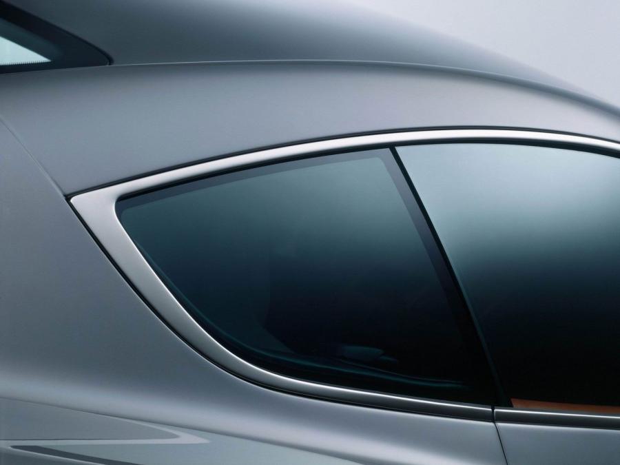 Детали экстерьера Aston Martin DB9 2004 года  (WW) (фото 29 из 39)